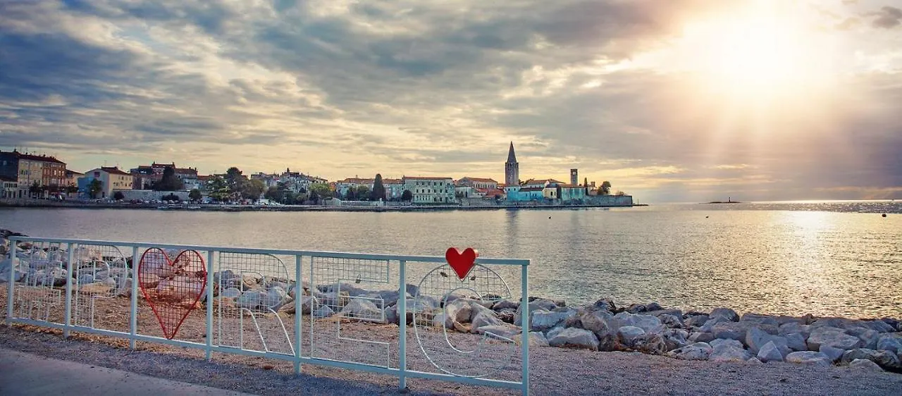 Julie City Centre Porec Apartment 0*,